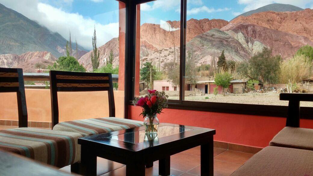 El cuadro más grande que tenemos en nuestro hotel, es el de un cerro multicolor 😍. #Purmamarca🌈