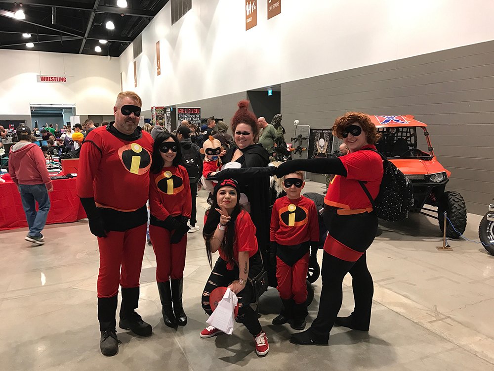 RebelPizzaCA's tweet photo. Rebel had a great time at this year’s Comic Con! We saw a lot of rebels with awesome costumes, met a lot of great people &amp; had a lot of fun. https://t.co/xFsZsG0X9T