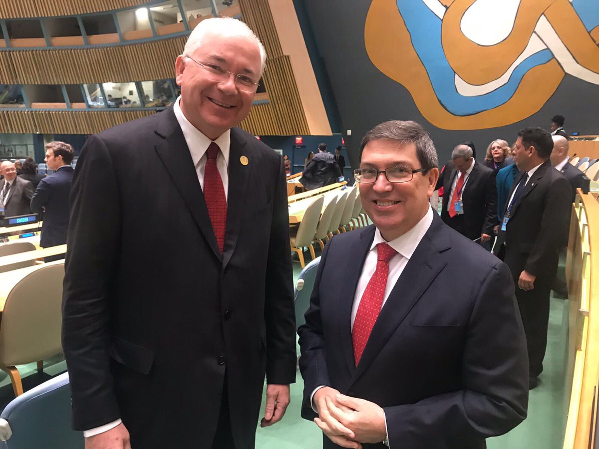 RRamirezVE's tweet photo. Con el Canciller de @CUBAONU Bruno Rodríguez desde la Asamblea General de @UN listos para votar la Resolución en contra del bloqueo a Cuba https://t.co/6kiYeGIj0V