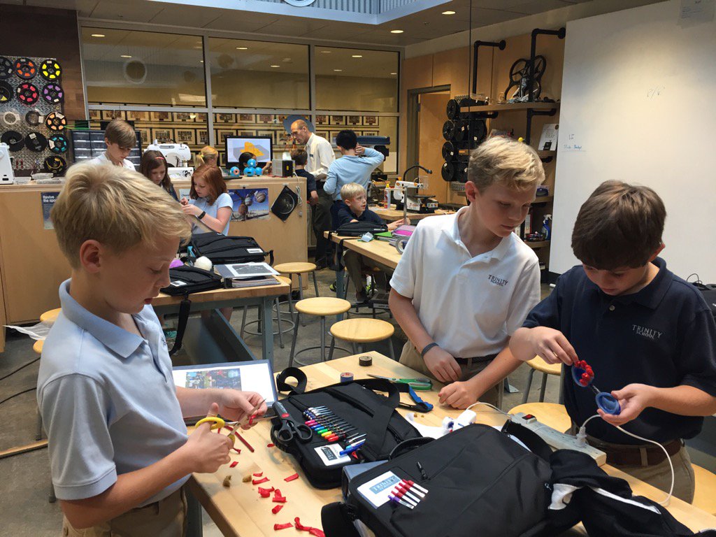 EylesMath's tweet image. Smath in the I-hub; fast prototyping design projects #trinitylearns #trinitysteam