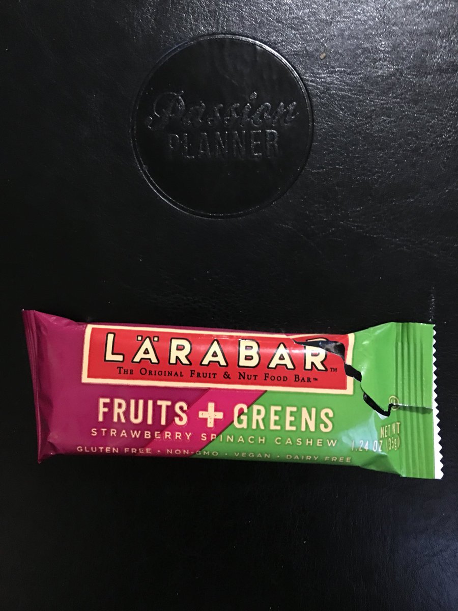 RunCVD's tweet image. My favorite new bar !!! So good and all real food. 5 ingredients! Thanks @larabar #vegan #realfood #glutenfree #dairyfree #nutrition #yummy