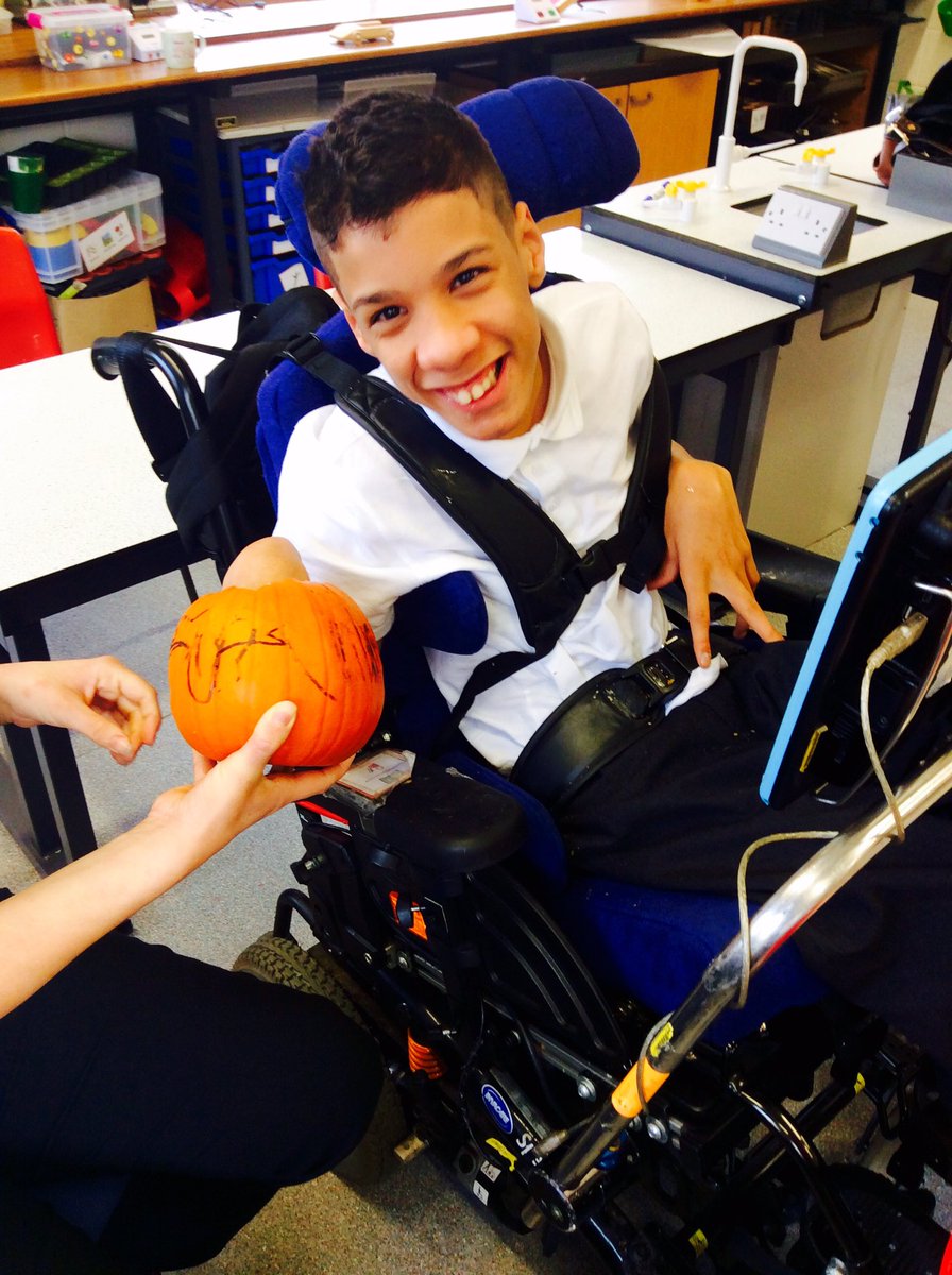 wilsonstfeed's tweet photo. Halloween fun this week during #wsscience #wssecondary #wsprimary 👻🎃💀 https://t.co/qiJTGkyo10