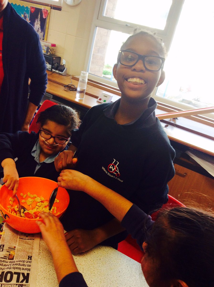 wilsonstfeed's tweet photo. Halloween fun this week during #wsscience #wssecondary #wsprimary 👻🎃💀 https://t.co/qiJTGkyo10