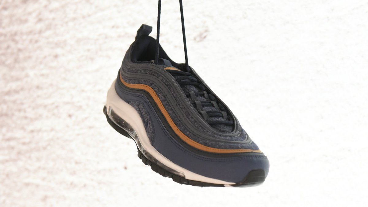 footaction air max 97