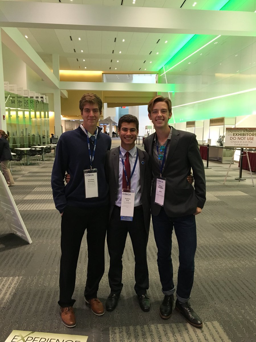 jon_h13's tweet photo. #photochallenge #limitless @CentervilleDECA https://t.co/MV4Fcozm40