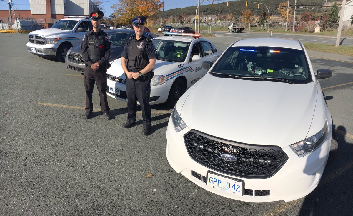 RNC_PoliceNL's tweet photo. RNC Traffic Officers & @Mount_Pearl MEOs handed out 16 tickets to #nltraffic today in a 1hr period in #SchoolZones on Topsail Rd. #OpRECESS https://t.co/6bcwi0Ex6s