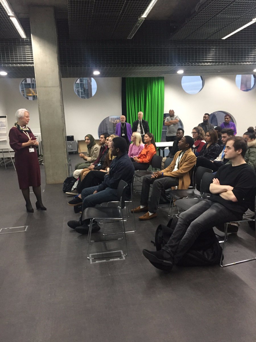 RavensbourneUK's tweet photo. .@LindaSDrew welcoming our new #studentreps, followed by🍕! Looking forward to working with you all across this term 🙂 https://t.co/Y3bVUyPzfT