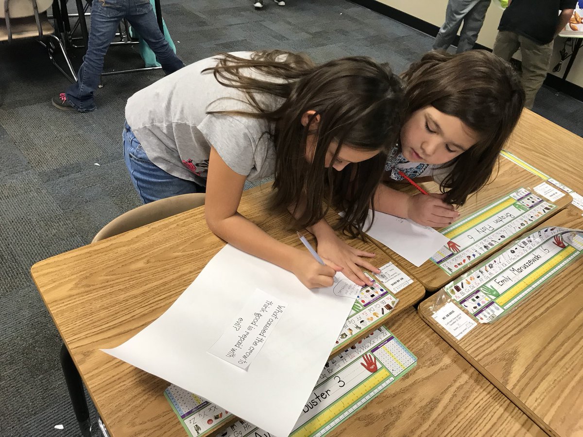 McGarrellMJ's tweet photo. Literacy Chart Chats in room 14 #SensationalSecondGraders #ClassmateCollaboration #TCEStrong @MatthewMillerpe https://t.co/CG8jqLf2LA