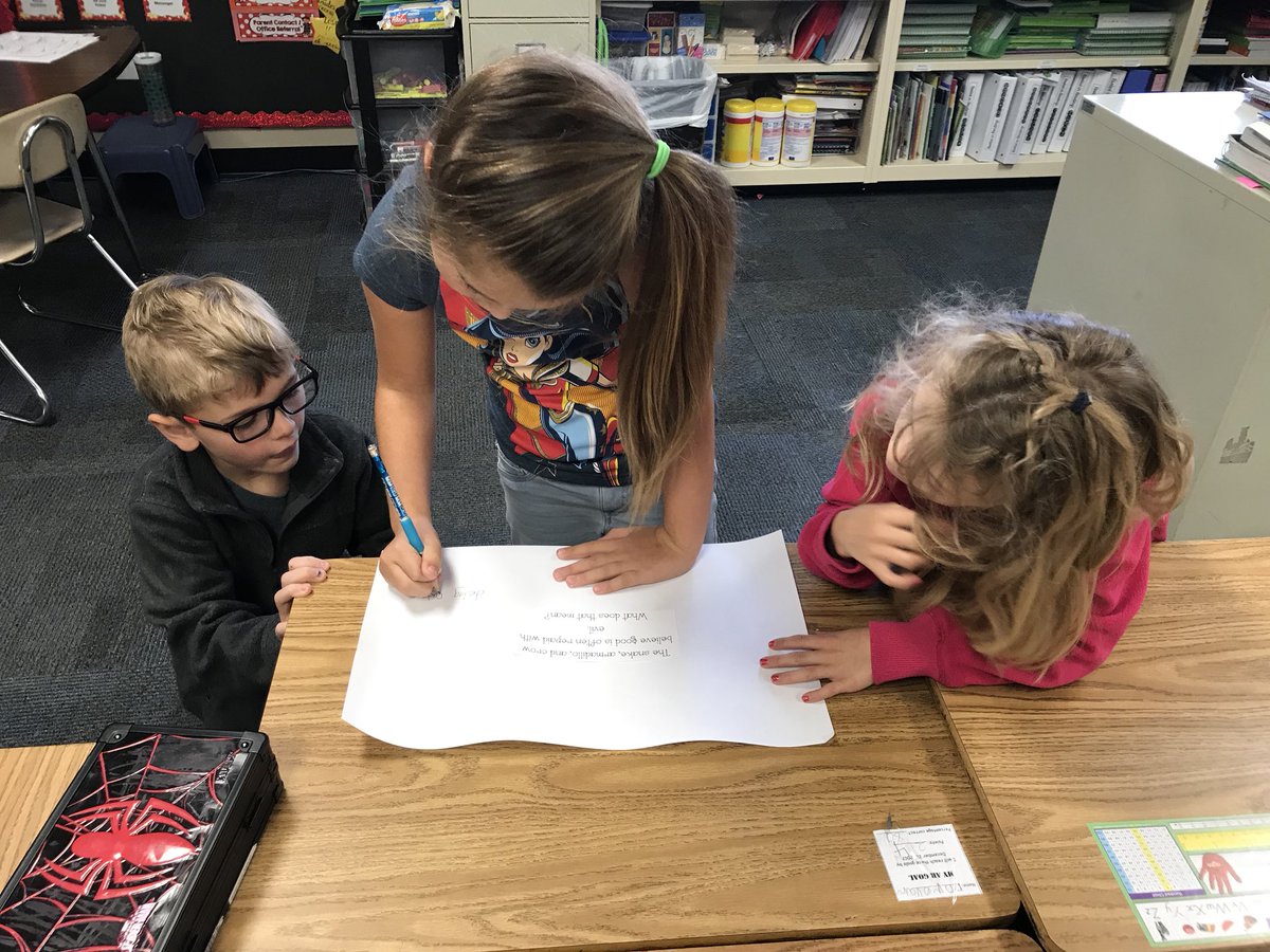 McGarrellMJ's tweet photo. Literacy Chart Chats in room 14 #SensationalSecondGraders #ClassmateCollaboration #TCEStrong @MatthewMillerpe https://t.co/CG8jqLf2LA