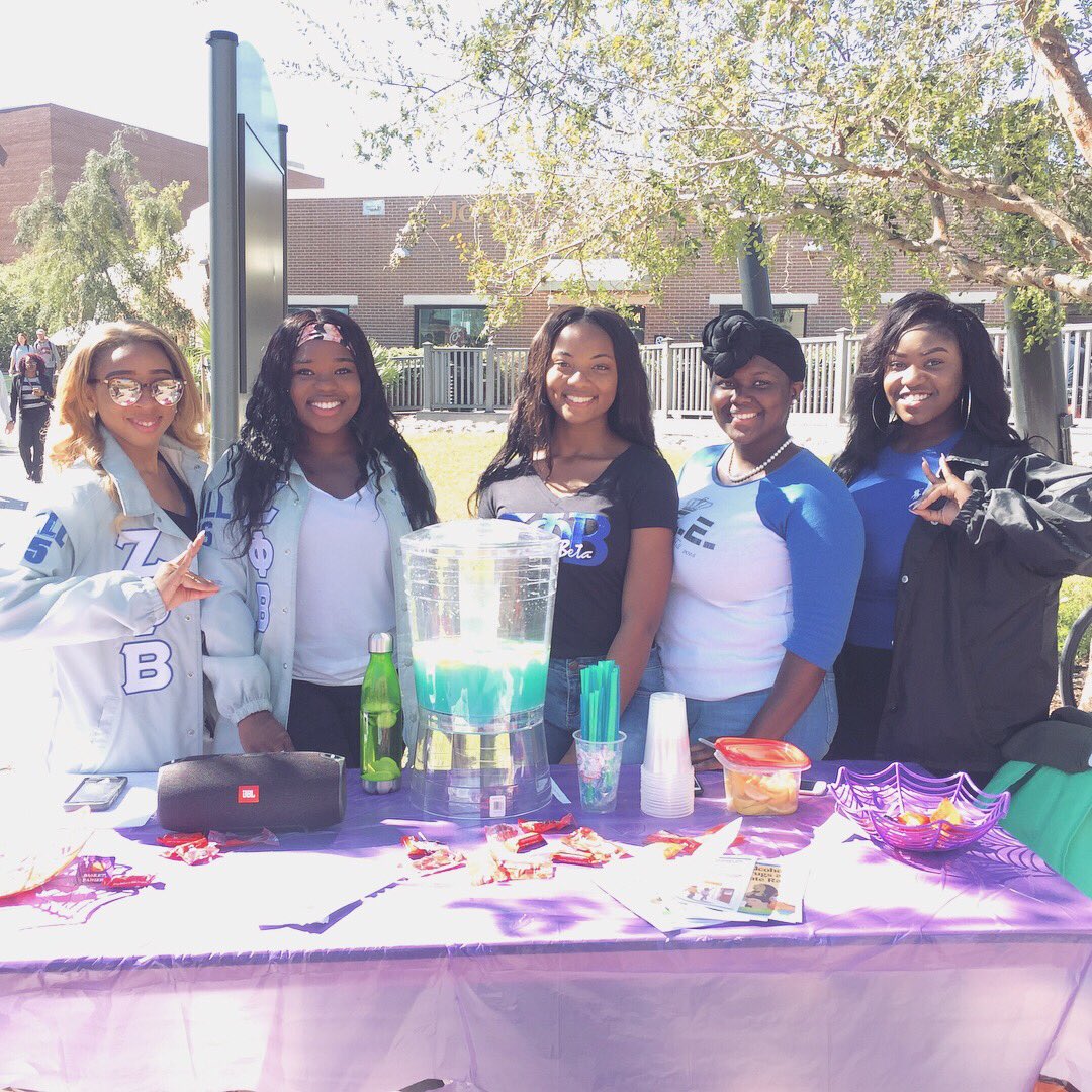SigEpZETAS's tweet photo. Thank you to everyone who supported #ZetaWeek2017 Day 2! Our BLUmenade was a hit, as well as, our Haunt-IT Date Auction!  💙 https://t.co/eWbJuXg9e2