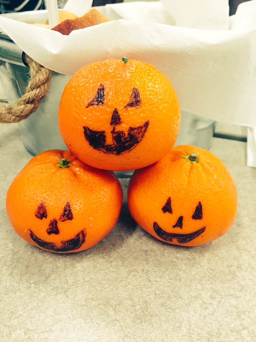 MsGetzin's tweet photo. Working with the 4th Grade Curriculum Team at @Naperville203 today! Thanks @Kelly_Talaga @TrishSniadecki for the cutest snacks 🎃 #Inspire203 https://t.co/wXGtmIIMSO