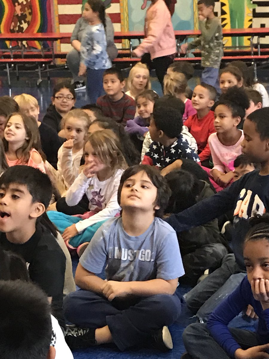 melaniearfman's tweet photo. Mayor Spinello visits Deasy’s second graders to explain the role of mayor. #GoodCitizenship. #DeasySchool https://t.co/OiSFxJSTc9