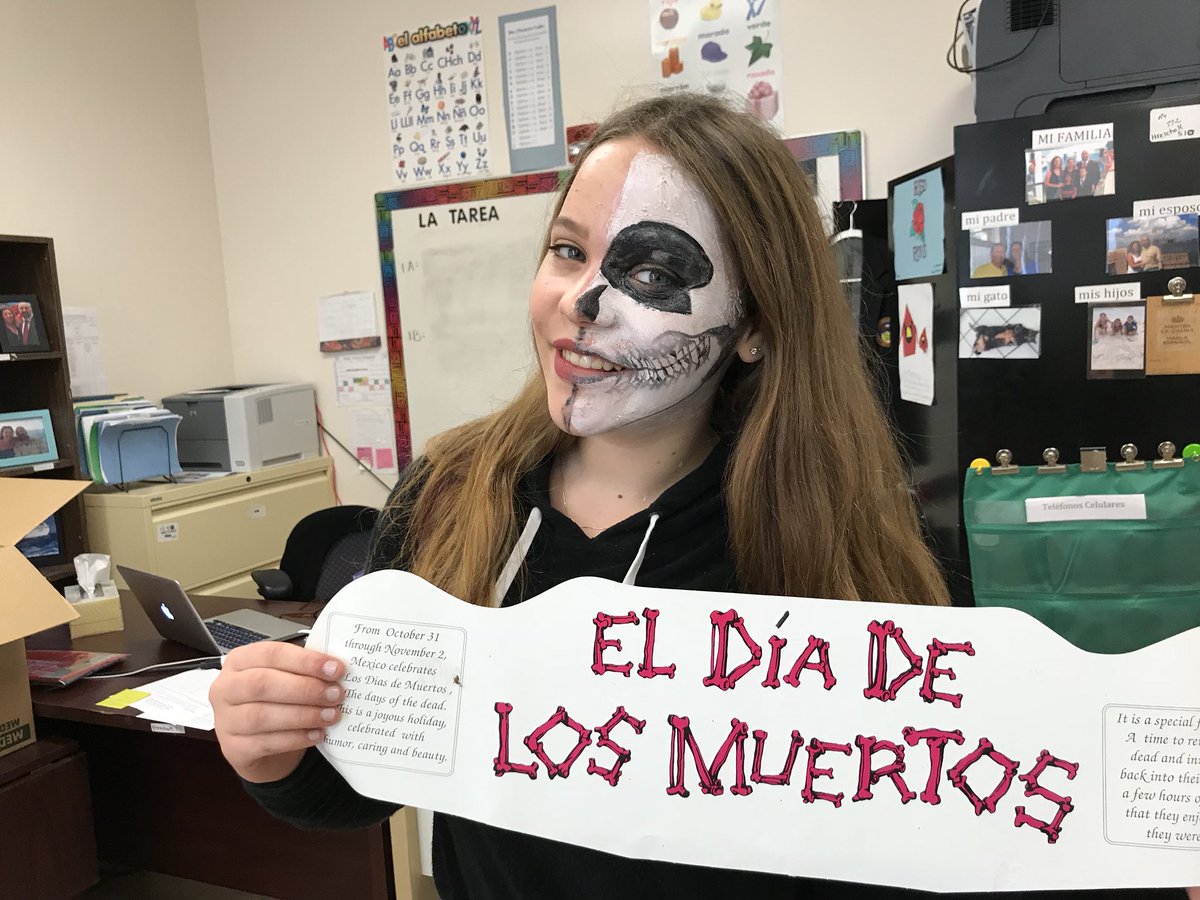Brendue's tweet photo. Spanish 1A and 1B learning about Día de Los Muertos. https://t.co/pncbmwl0xz