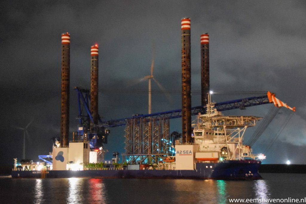 MBMConsultancy's tweet photo. #A2SEA’s jack-up vessel #SeaChallenger arrived at the #OrangeBlue Terminal in the #Eemshaven port last night, 31 October,& will soon start installing #transitionpieces (TPs)at the #Merkur offshore windfarm.
@WindEemshaven
@OffshoreWINDbiz
Read & Retweet @
https://t.co/cdM3pxV4Bd https://t.co/G1Lh3zTcVU