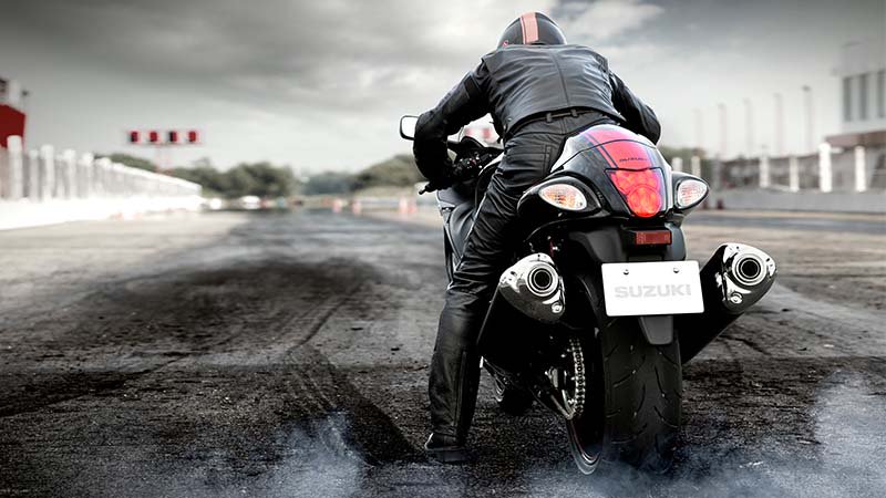 Suzuki Adds Sexy Updates to its 2018 Motorcycles goo.gl/Ww6m8o 30 PICS! #suzuki #motorcycle #hayabusa #bikers #gsxr750 #M109R