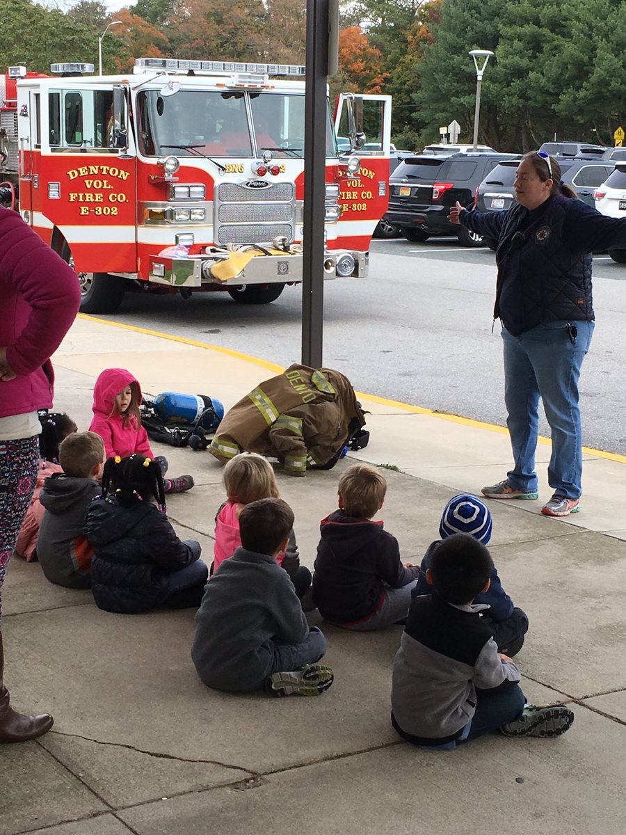 rogerbanko's tweet photo. DES Pre-K students visit with the Denton Fire Department. Lots of good safety tips! https://t.co/uwY3lRtPpk
