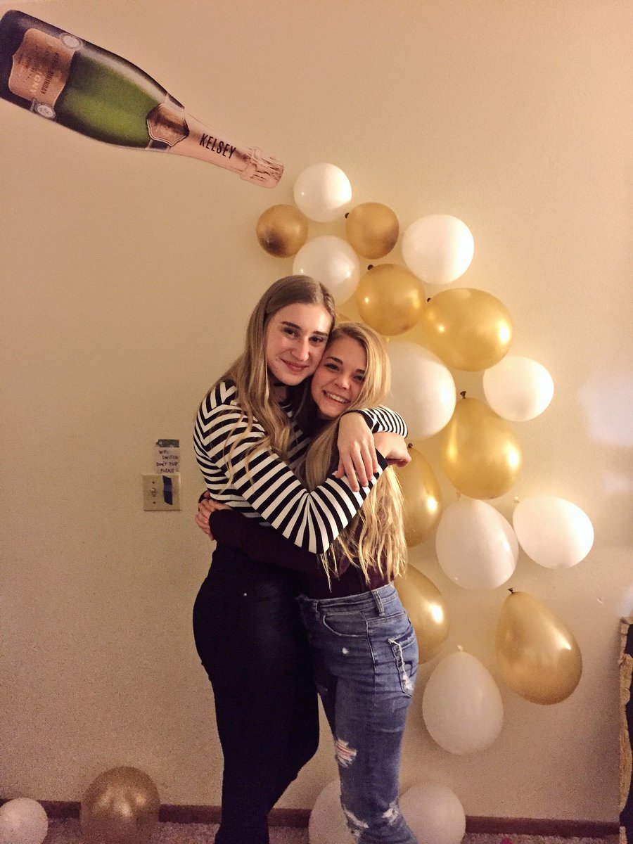 mlevi2015's tweet photo. HAPPY 21st Kels🎈Have the best day and celebrate accordingly🎉 https://t.co/IErFJa21mQ