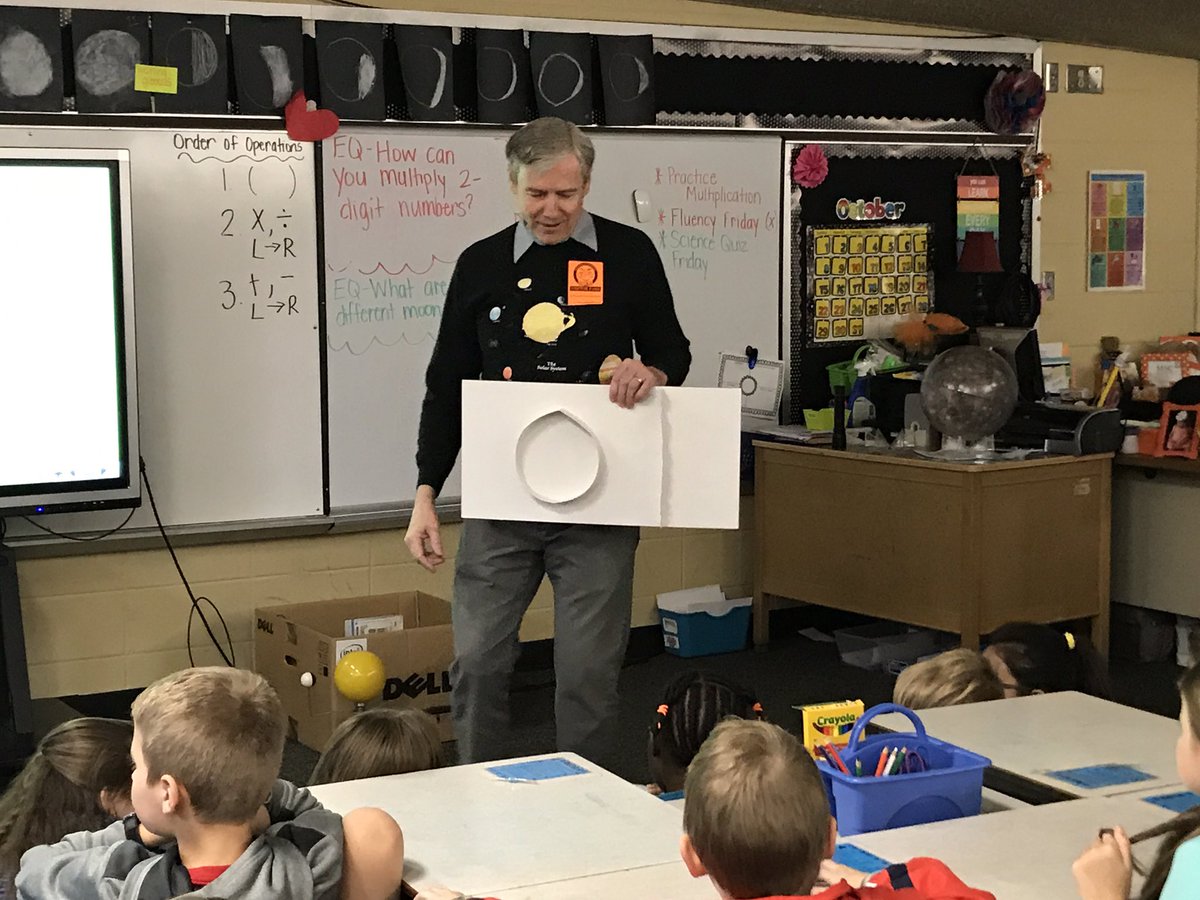 AshtonMLeonard's tweet photo. Dr. Henson from @etsu stopped by to talk to our 4th graders about the Earth, Moon, and Sun! Thank You!!! @JES_tigers @ETSUPrez @Jes4th https://t.co/rAaXr9ONEf
