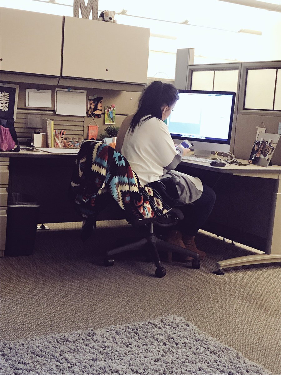 kaitlynaliese's tweet photo. It's heating blanket season here at Emmis. ⛄️ https://t.co/IFS7LzwVVj