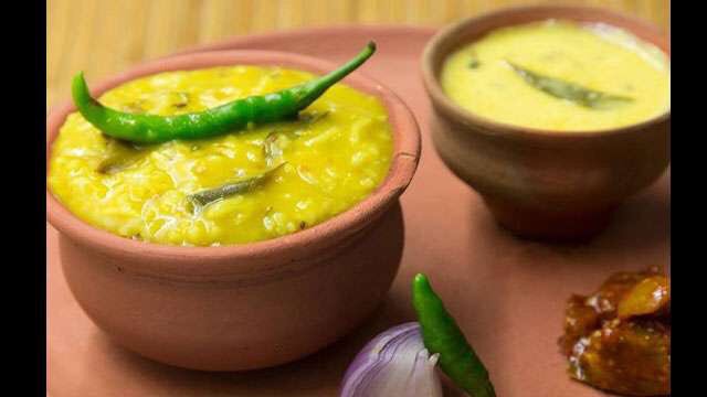 DhoopAshwini's tweet photo. National Dish ..Mutton Kichada or Daal Khichadi. Like for Mutton Khichada and RT for Daal Khichadi https://t.co/0VPBPw3E5k