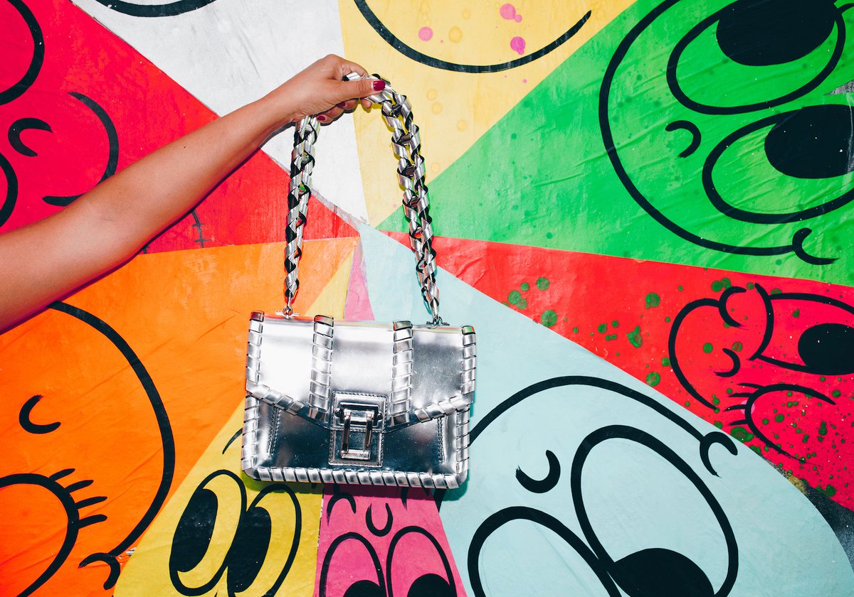 proenzaschouler's tweet photo. Metallic #PSFall17 Hava Chain Shoulder Bag. Photo courtesy of @chriselletweets https://t.co/qKS8cS4Kc2