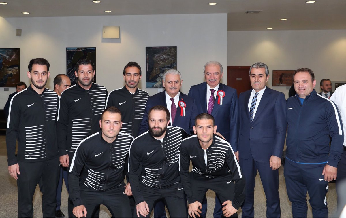 mevlutuysal_bsk's tweet photo. Başbakanımız Sayın Binali Yıldırım ile birlikte Milli Savunma Üniversitesi'nin Akademik Yıl Açılışı'na katıldık. https://t.co/xupQ8oEXLV