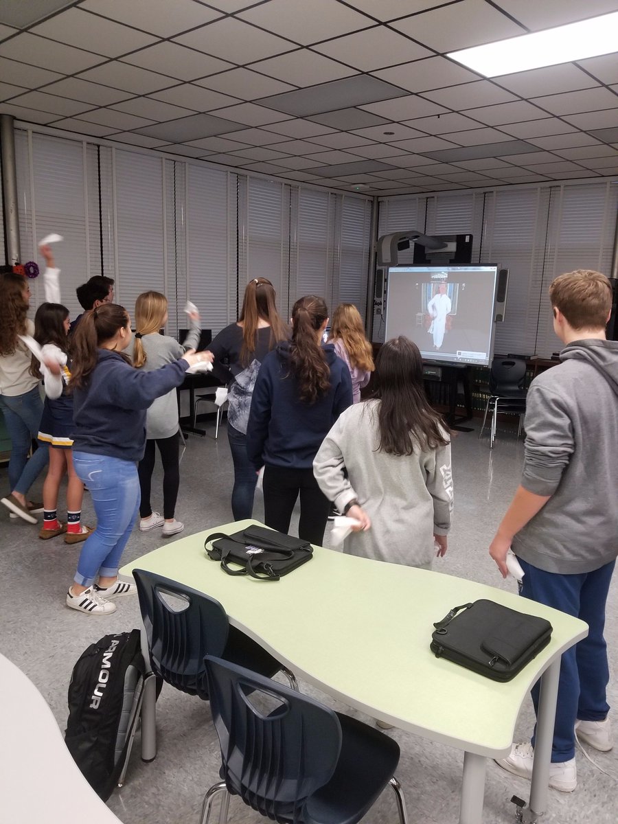 LibraryAmes's tweet photo. @ProfesoraSilver Ss learning dances of Dia de los Muertos from #Born2Move. @PequaWorldLang @eking8274 @AmesPrincipal @tmwillman https://t.co/kxigsDvTpV