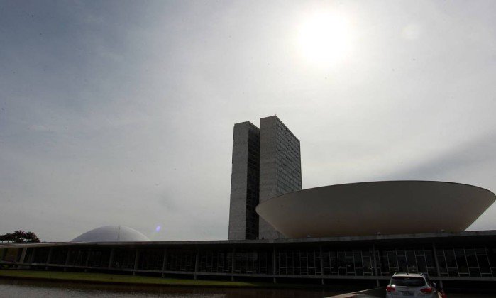 JornalOGlobo's tweet image. Comissão da Câmara aprova fim do horário de verão em Goiás e Distrito Federal. glo.bo/2A6fwBT