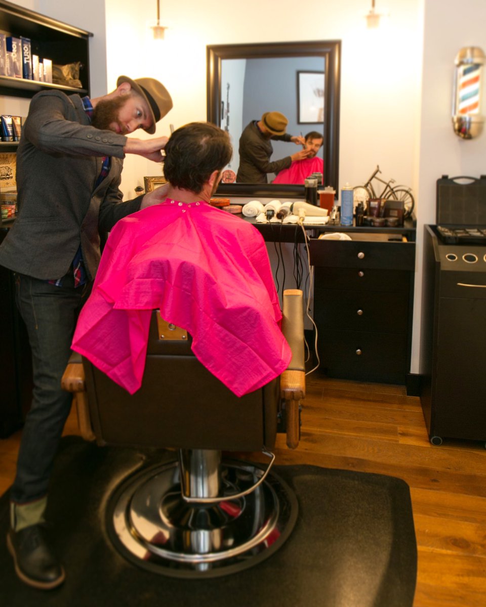 FSVail's tweet image. Ready for No Shave November? 👨🏼‍💼 Book a shave, trim or razor cut at our Barbershop and help us raise funds for Men’s Health. #fsvalues