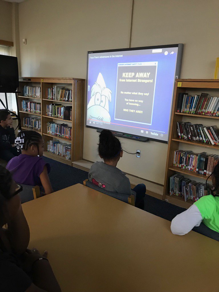 tlmsmedia's tweet photo. Second graders learning about cyber bullying. https://t.co/LtFu2BK2MC