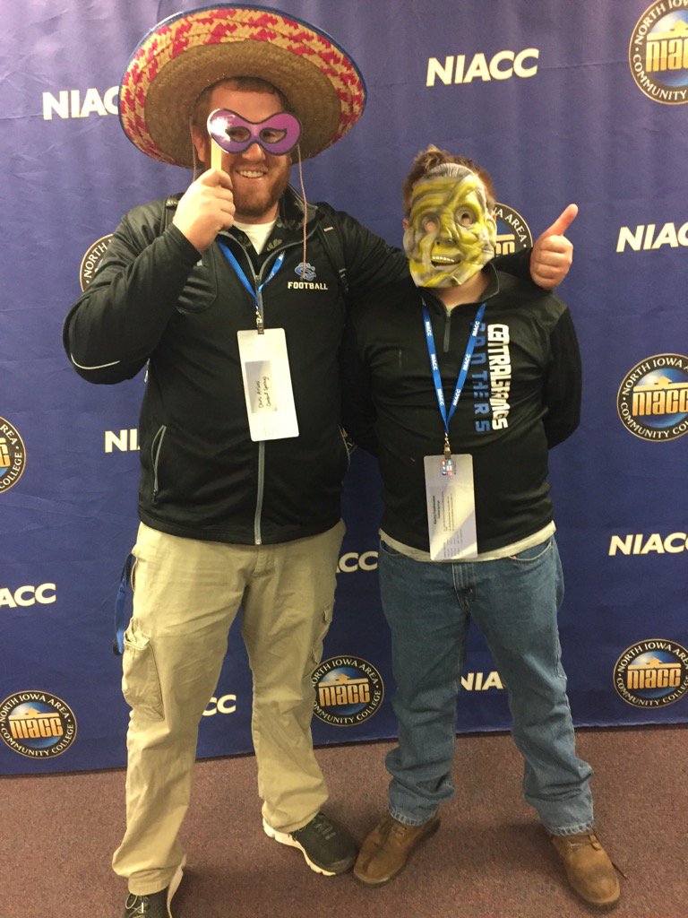 CSHSssArians's tweet photo. I embarrassed Kenneth #NIACC #businessphotobooth #explore https://t.co/LBuyWy588O