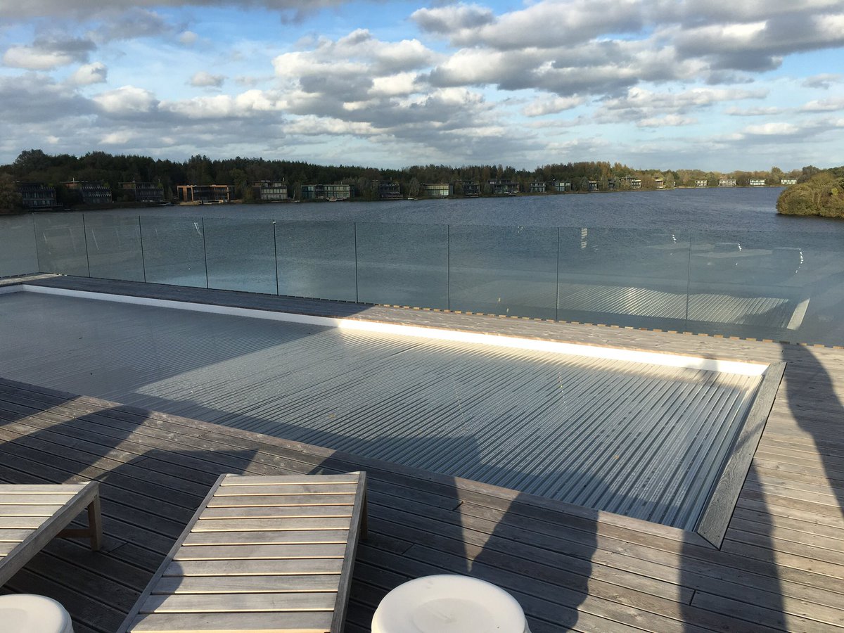 SmartPoolServ's tweet image. A pool with a view!