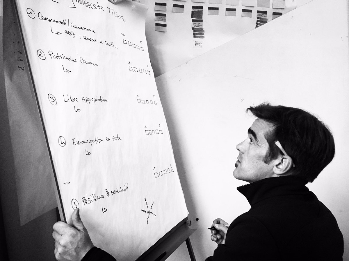 s_fredriksson's tweet photo. #madm Yoann Duriaux amorce la trame du [non] manifeste des Tiers-Lieux #LaMyne suite à la proposition de @Antoine_Burret https://t.co/wKWsY4n6qa