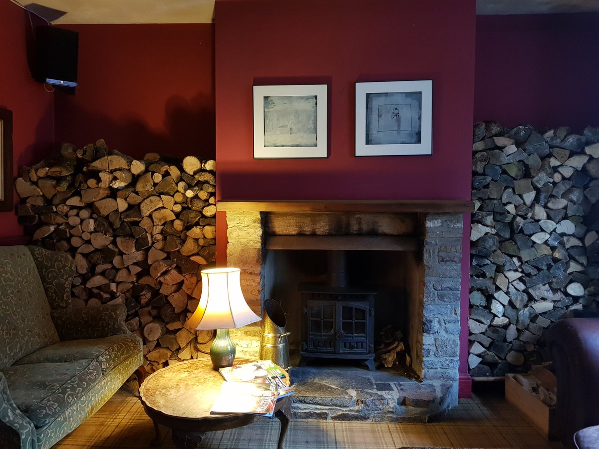 inoakhill's tweet photo. Logs are in#warm#cosy#Theoakhill Inn https://t.co/BrHMqAfhKL