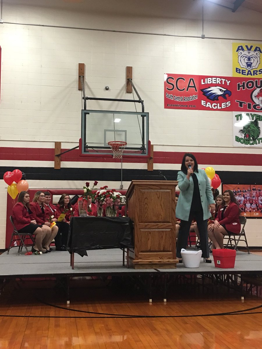 HannahKellyMO's tweet image. Honored to spend some time this morning with #futureleaders from across the #141st and beyond in Houston at the #FCCLA meeting!