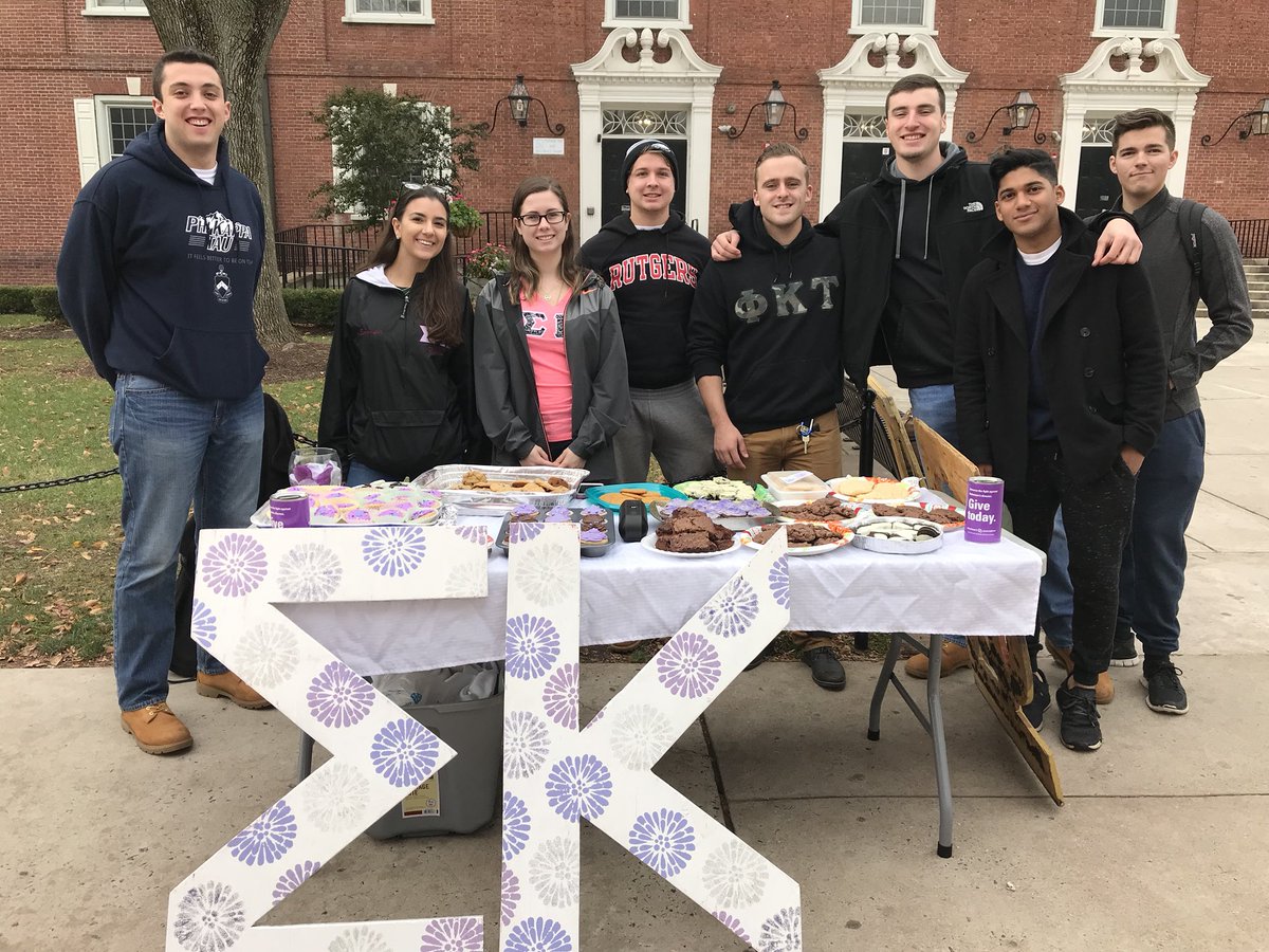 Come stop by our bake sale outside of the College Ave gym for some yummy treats😋