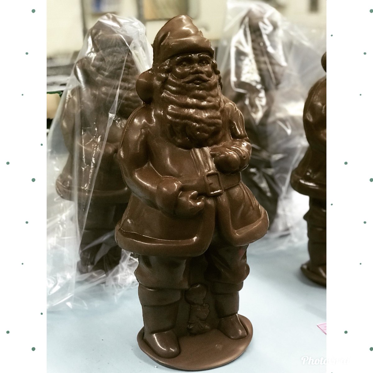 GorantChoc's tweet photo. Preppin’ for the holidays! https://t.co/QStvXsahk6