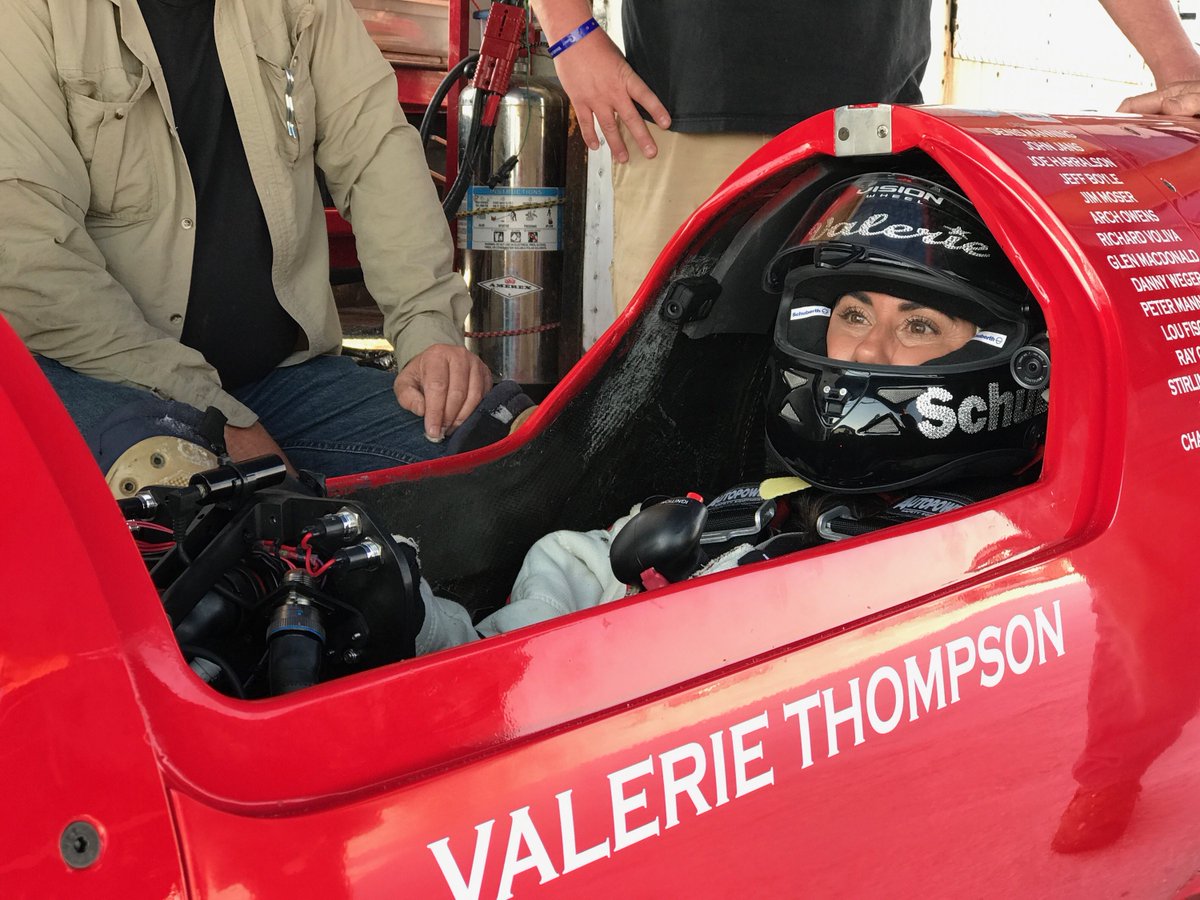 EatSleepRIDE's tweet image. America's Queen of Speed @ValerieThompson spoke to #EatSleepRIDE about land speed records, and the prep behind it. bit.ly/2yXCTwZ