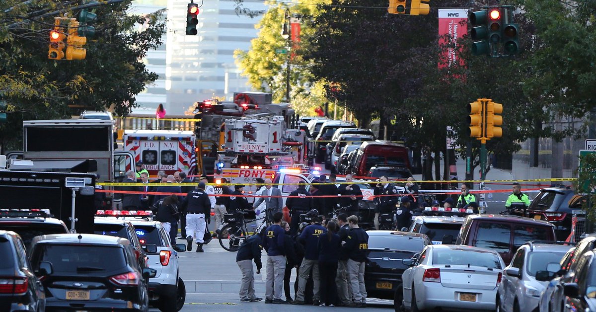 HuffPost's tweet image. Muslim advocacy groups urge compassion and unity following New York City attack huffp.st/swTYWML