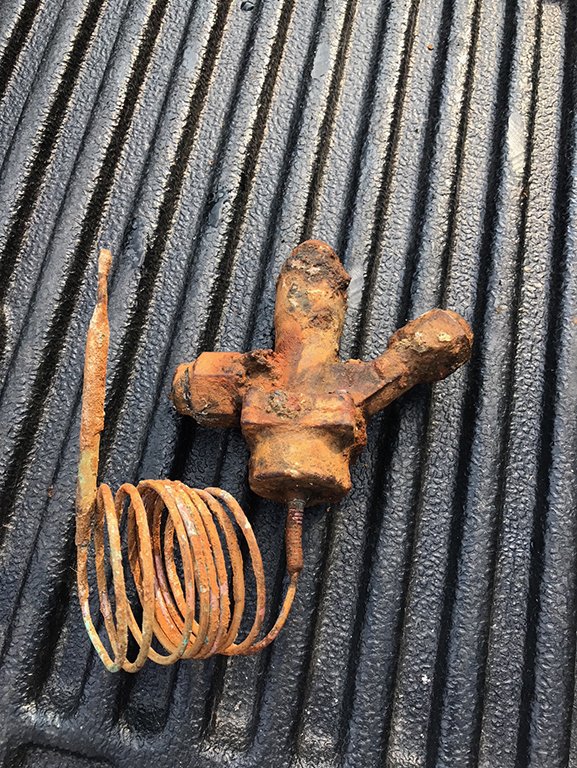 DanfossCoolUS's tweet photo. Check out this #diving find! A discontinued #TXV found off the coast of New Jersey from the sunken Stolt Dagali. #quality #ChooseDanfoss https://t.co/w57K64ZhSH