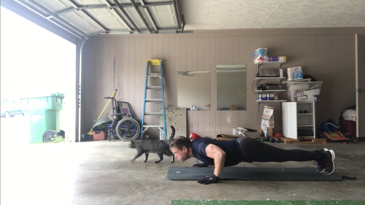 Tupelonewsguy's tweet image. Wednesday November.  Bootcamp. #allforJESUS #fitnessisfun #catshelp