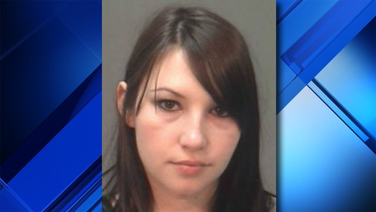 Mom arrested after tying 9-year-old son to minivan roof to hold down plastic pool bit.ly/2zbJINK?utm_so… https://t.co/dGGyfj2E7q