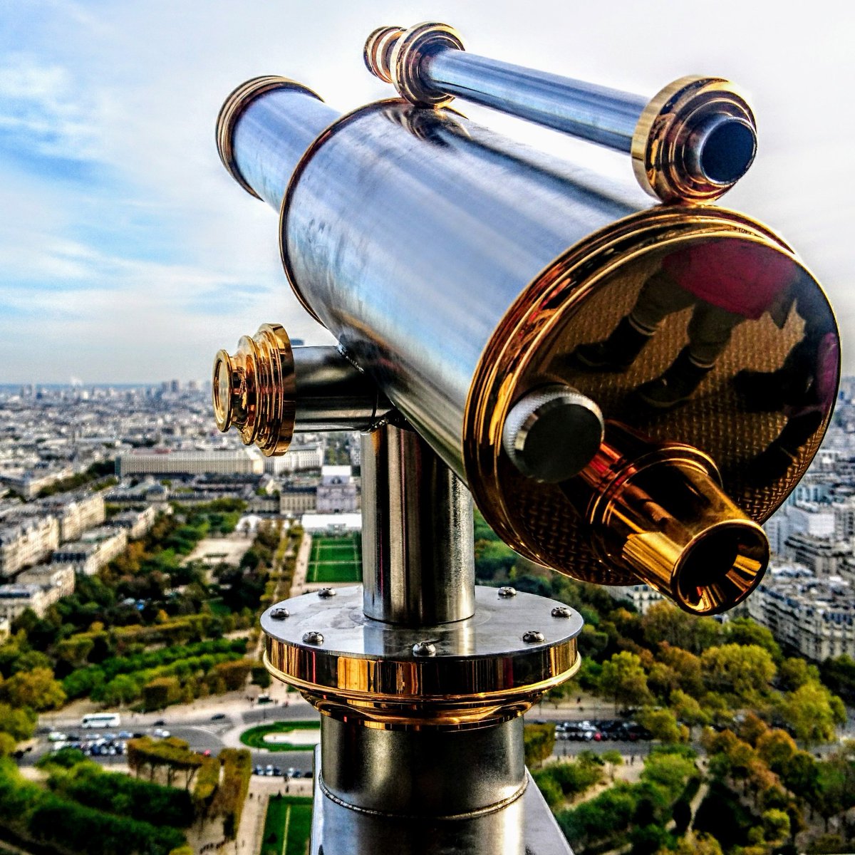 juli_passenger's tweet photo. Desde lo alto de la torre más linda de todas!
Por fin llegué hasta acá! Sueño cumplido!
#TourEiffel https://t.co/Nx4V7dZPkC