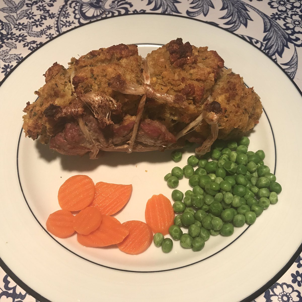 MrsRebW's tweet photo. Stuffed Pork was a hit!  Loved the October meal plan @happilyahsewife https://t.co/ogKtcgLrTC