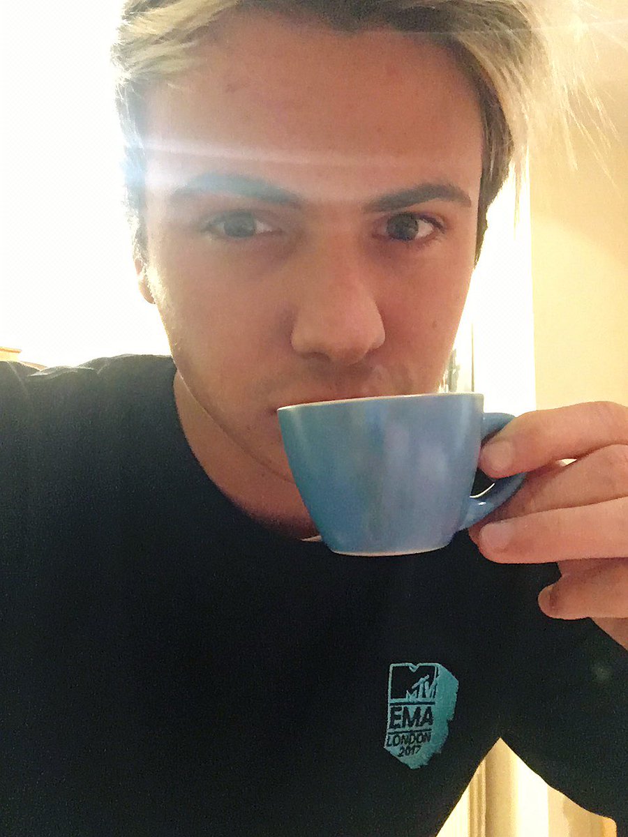 fedefederossi's tweet photo. Buona serata Giovani!! https://t.co/Skh6Hrw8Zq