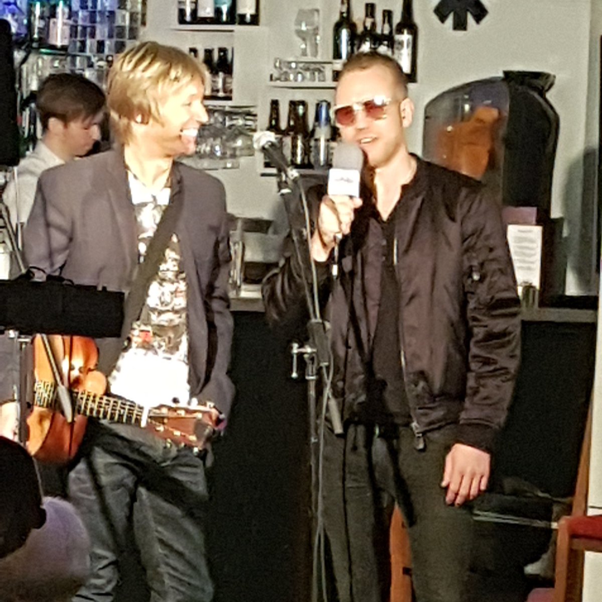 Quick interview before playing #driving #liveperformance <a href="/fatpigeonlive/">FatPigeonLive</a> @blakeyscafebar #countrymusic #ACB @ashcooper75