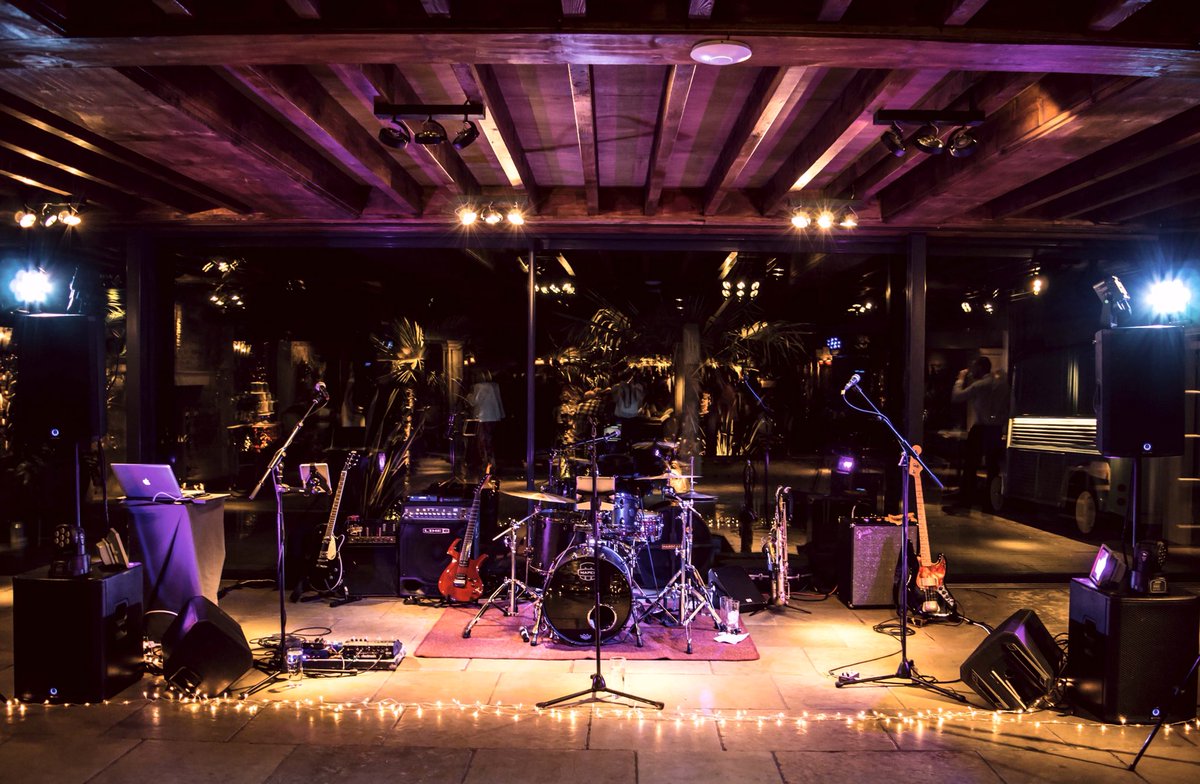 TheJavisons's tweet photo. Amazing wedding on Sunday at @LePetiteChateau! Congratulations to Mr and Mrs Rawlley 😍😘💍 @andyushermusic 🎸🎷 @AMVLIVEMUSIC https://t.co/8PH6oONEdr