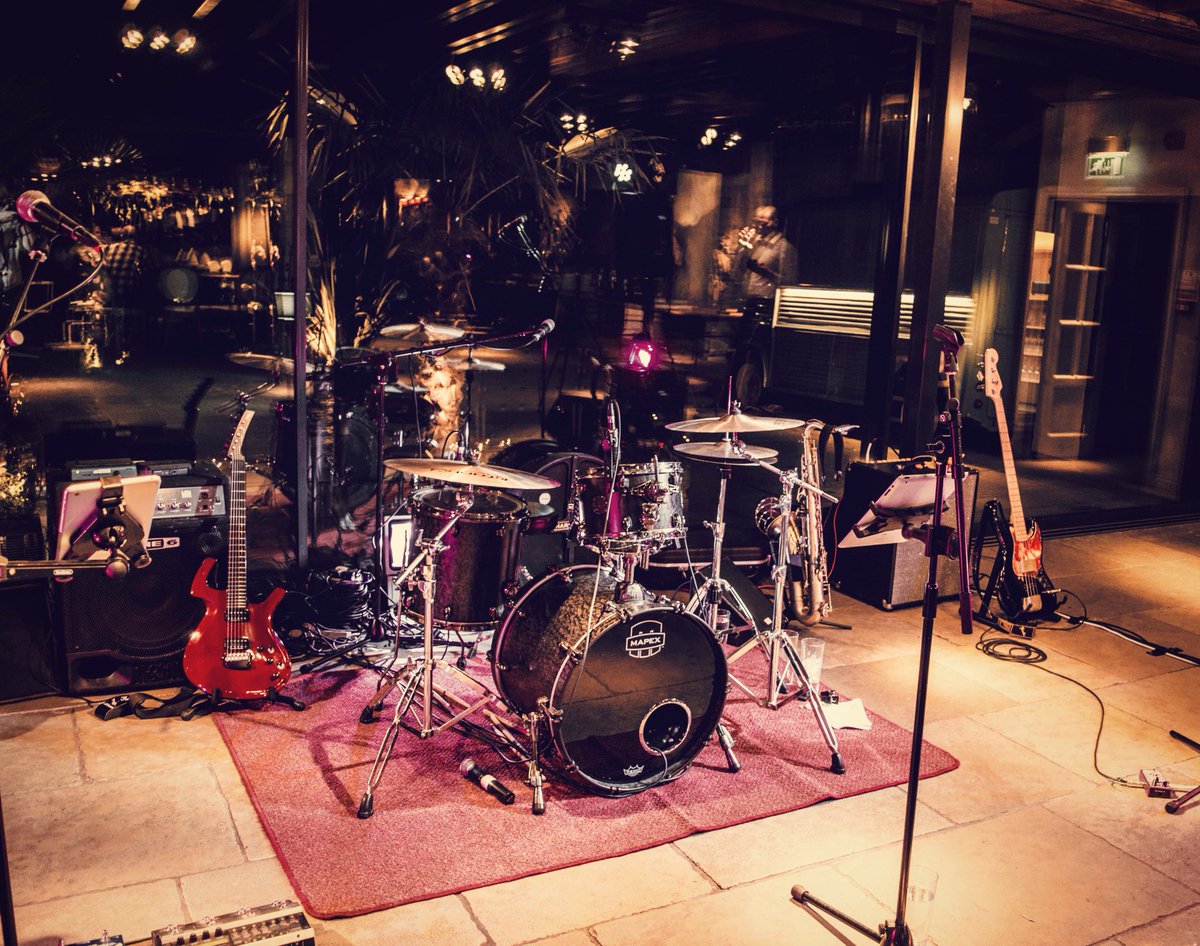 Amazing wedding on Sunday at <a href="/LePetiteChateau/">Le Petite Chateau</a>! Congratulations to Mr and Mrs Rawlley 😍😘💍 <a href="/andyushermusic/">Andy Usher</a> 🎸🎷 <a href="/AMVLIVEMUSIC/">AMV Live Music</a>