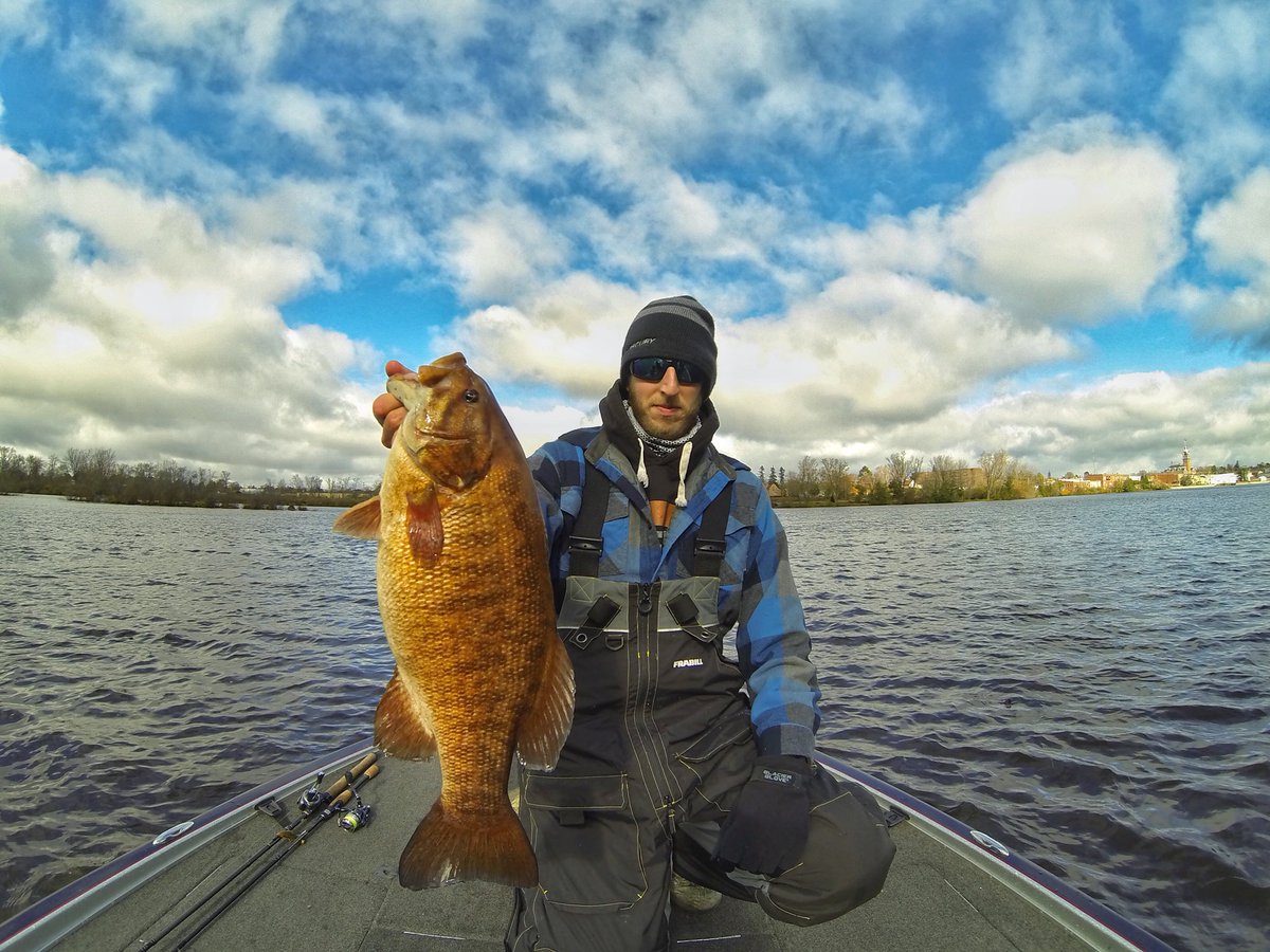 KMCFishing's tweet photo. Broke my PB smallie over the weekend. A true Wisconsin river dinosaur! @CostaSunglasses @Frabill_Inc @Abu_Garcia https://t.co/i8pqQEW5rM
