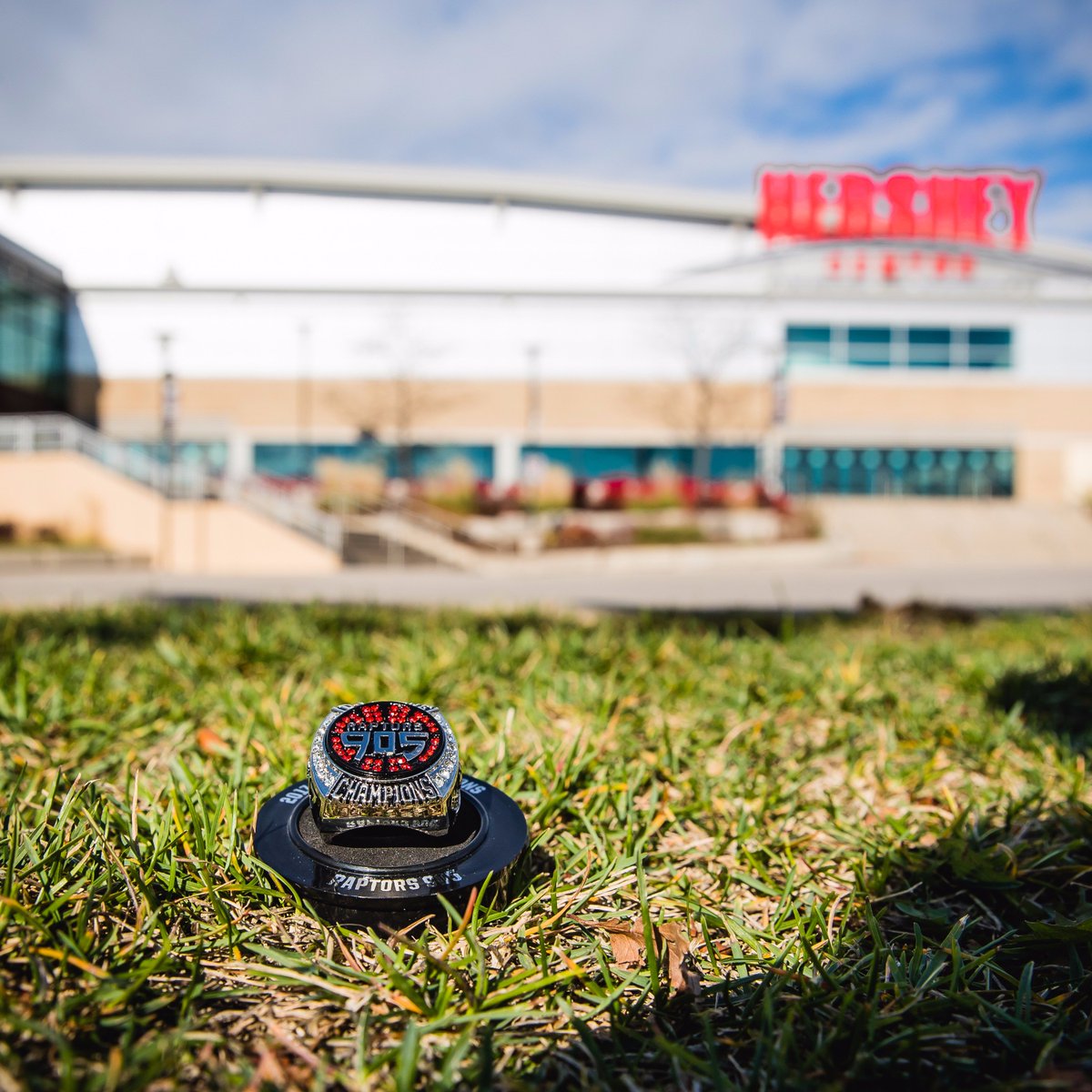 The champs take care of their fans. 

Get your Championship 💍 on Nov 8th at our home opener. First 4000 only!

Tix: bit.ly/2za87Du